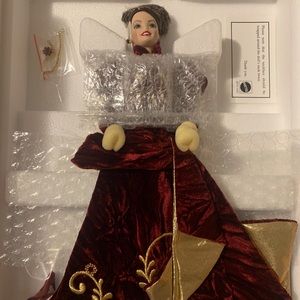 Barbie- porcelain- Holiday Barbie 1998
